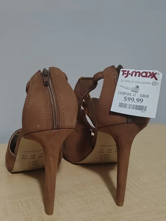 Heels - Picture 4 of 7